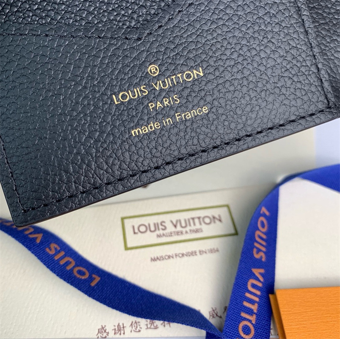 LOUIS VUITTON 루이비통 여권지갑 M46290 2024/신상