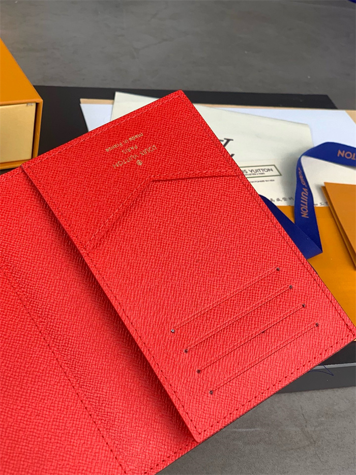 LOUIS VUITTON 루이비통 패스포트 여권지갑 M63486 2024/신상