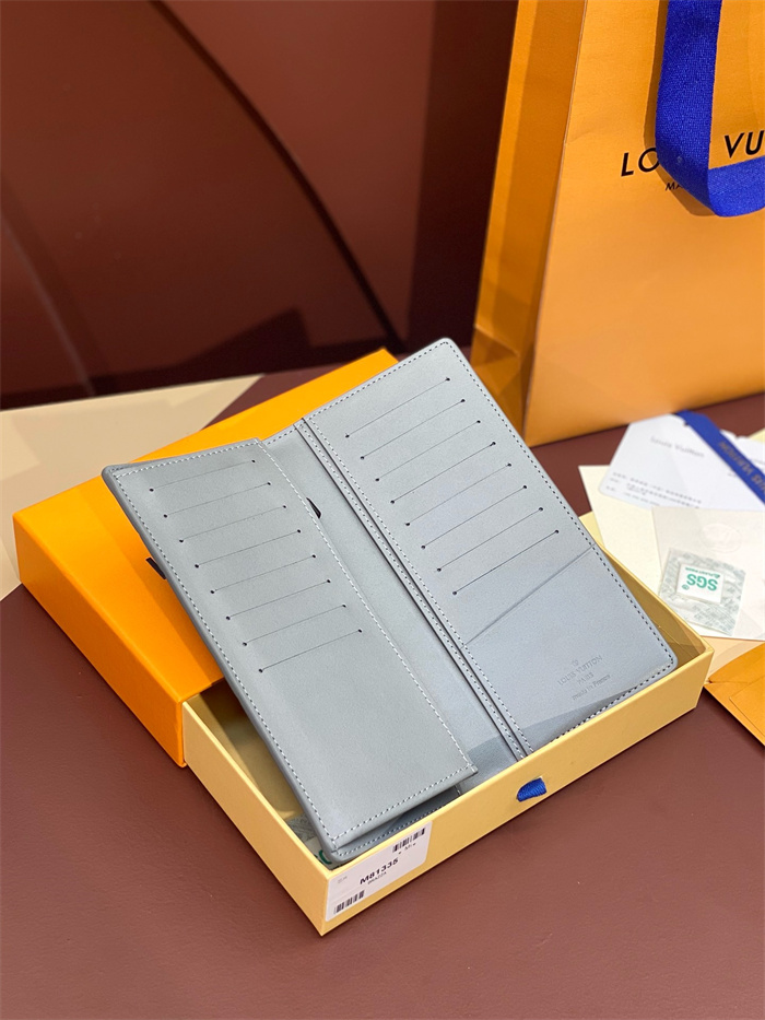 LOUIS VUITTON 루이비통 브라짜 장지갑 M81335 2024/신상