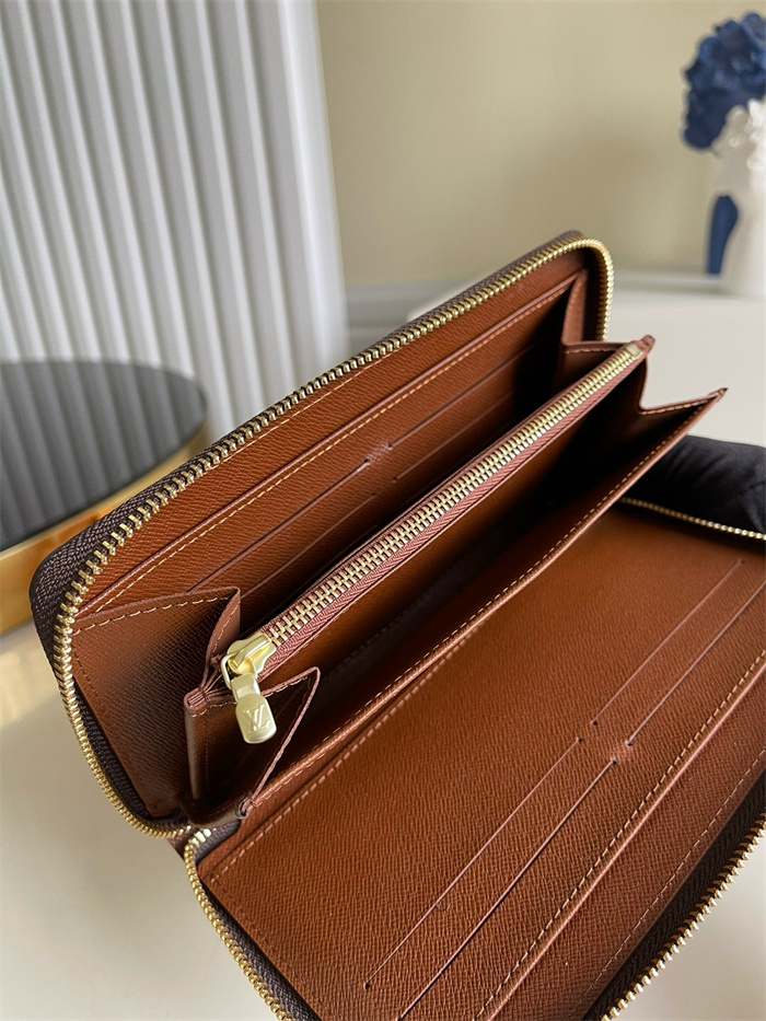 LOUIS VUITTON 루이비통 지피 오거나이저 장지갑 M62581 2024/신상