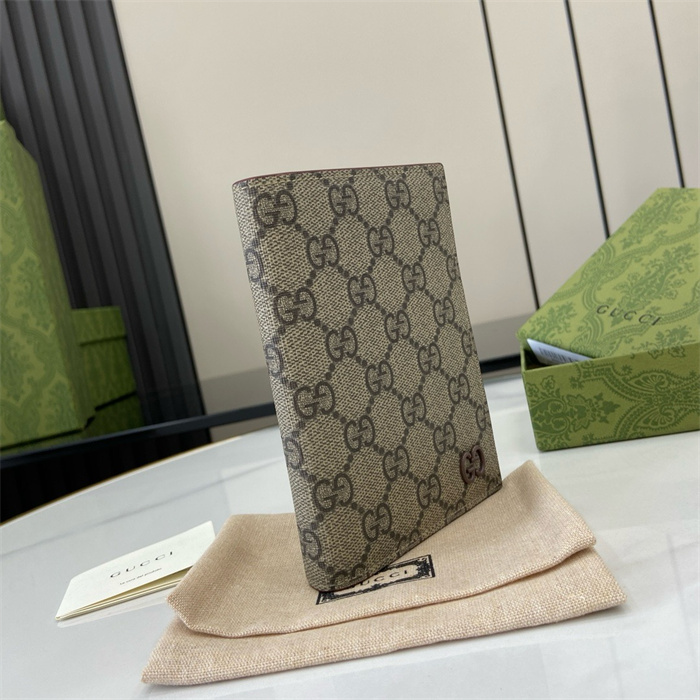 GUCCI 구찌 GG 슈프림 여권지갑 795229 2024/신상