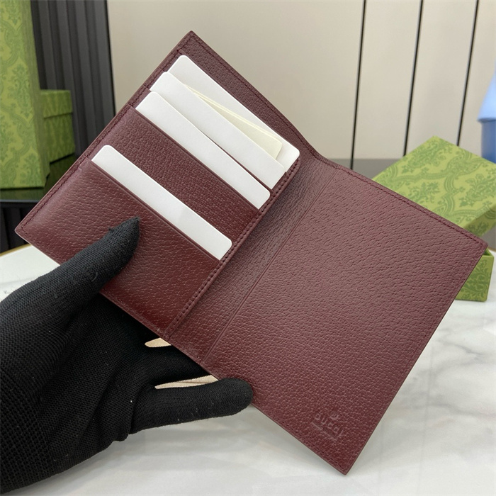 GUCCI 구찌 GG 슈프림 여권지갑 795229 2024/신상