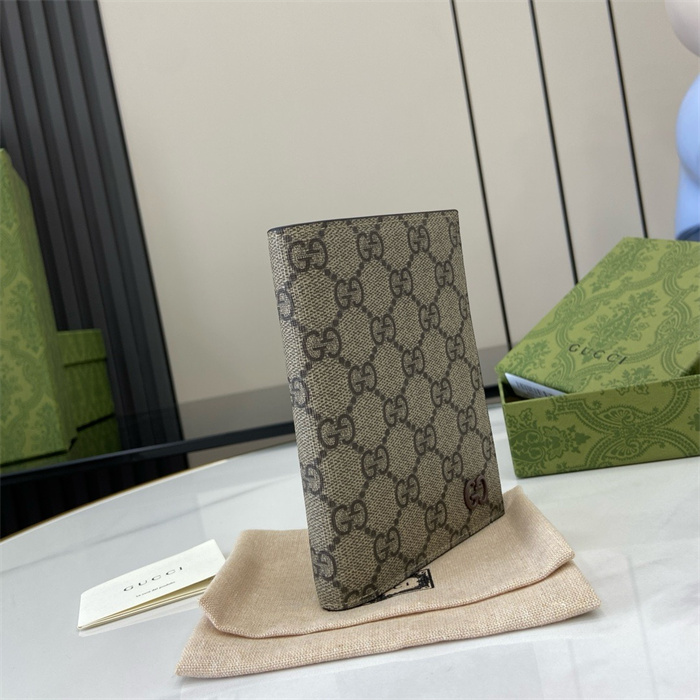 GUCCI 구찌 GG 슈프림 여권지갑 795229 2024/신상