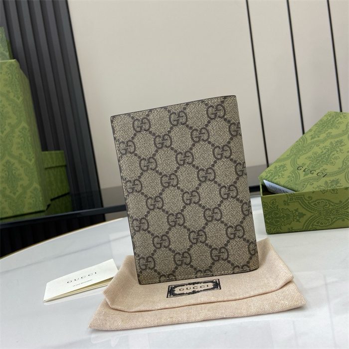 GUCCI 구찌 GG 슈프림 여권지갑 795229 2024/신상