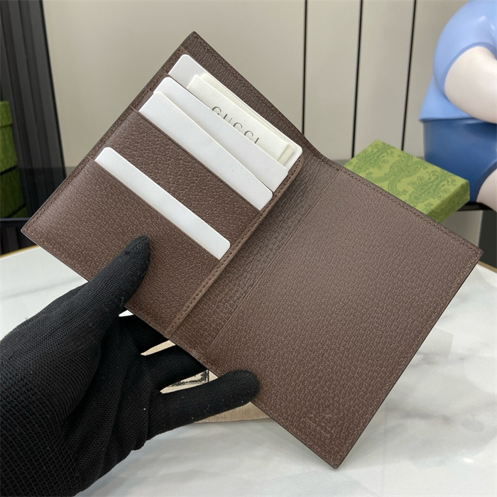 GUCCI 구찌 GG 슈프림 여권지갑 795229 2024/신상