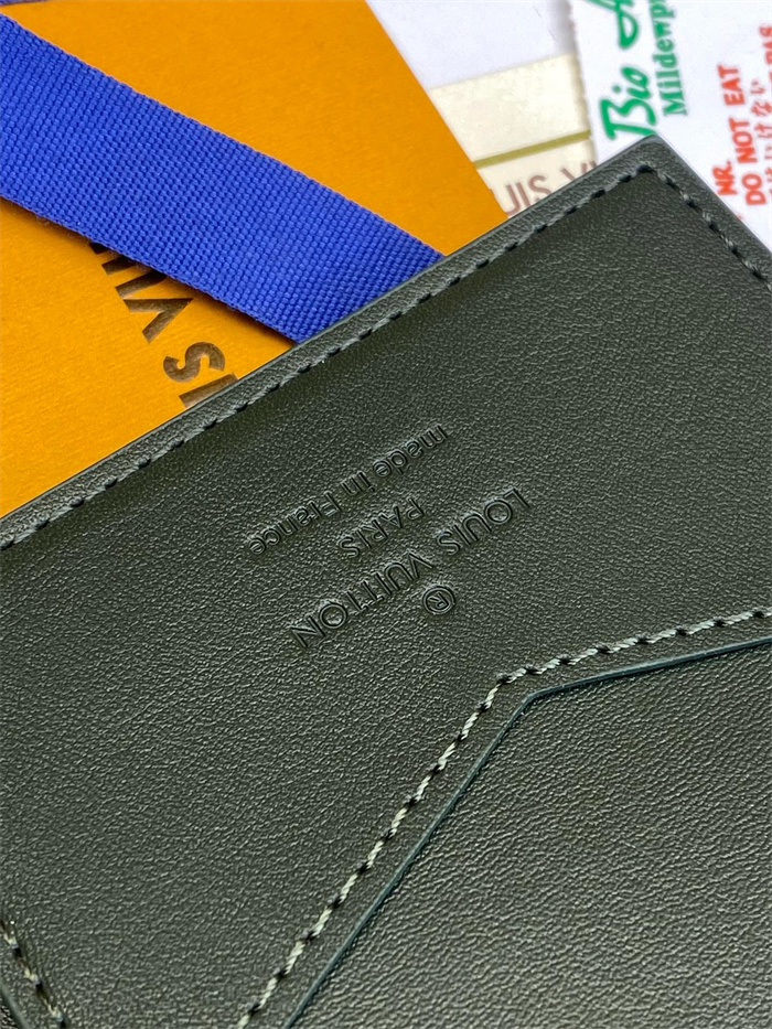 LOUIS VUITTON 루이비통 여권지갑 N85943 2024/신상