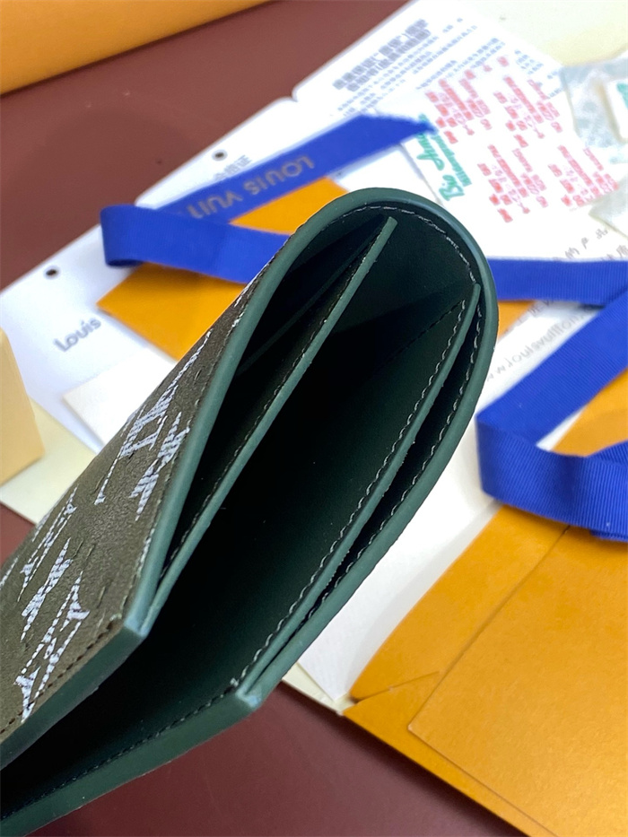 LOUIS VUITTON 루이비통 여권지갑 N85943 2024/신상