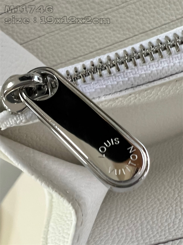 LOUIS VUITTON 루이비통 장지갑 M11746 2024/신상