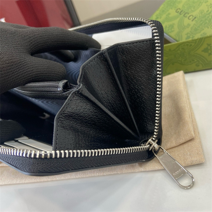 GUCCI 구찌 GG 슈프림 장지갑 821803 2024/신상