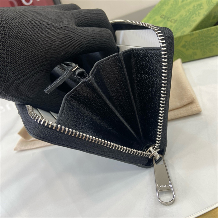 GUCCI 구찌 GG 슈프림 장지갑 821803 2024/신상