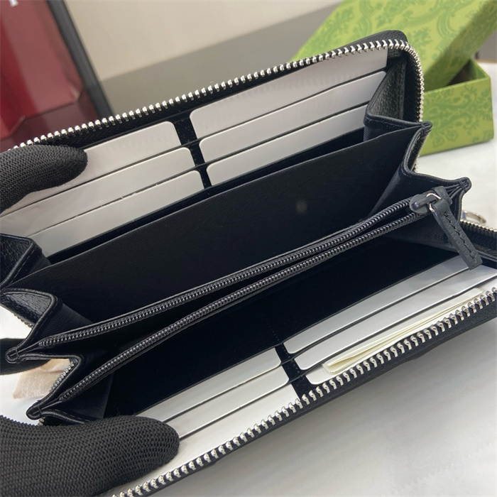 GUCCI 구찌 GG 슈프림 장지갑 821803 2024/신상