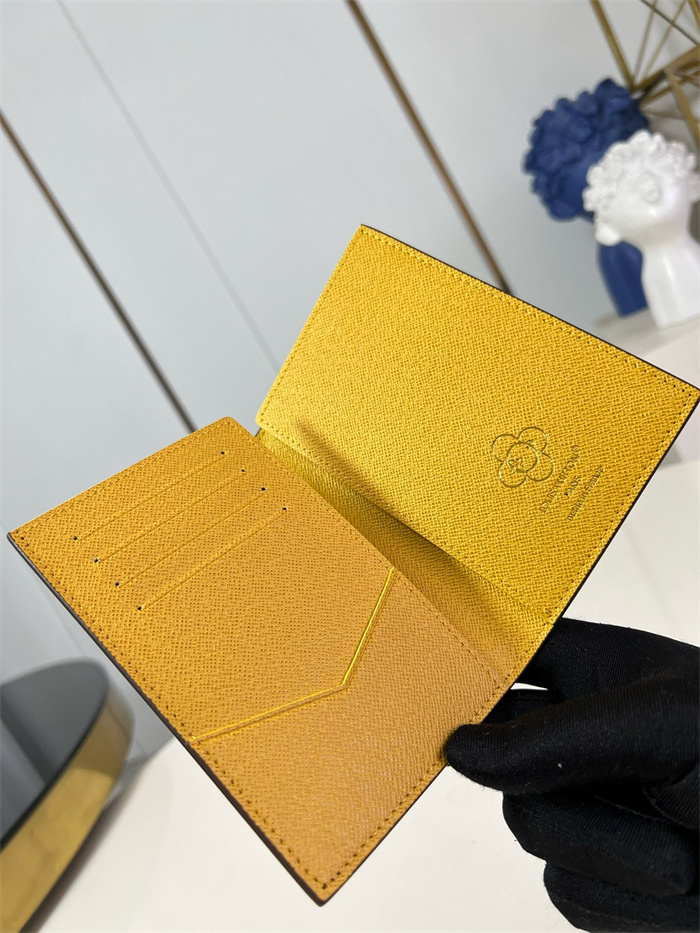 LOUIS VUITTON 루이비통 비비엔느 여권지갑 M12221 2024/신상