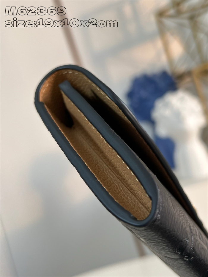 LOUIS VUITTON 루이비통 에밀리 앙프렝뜨 장지갑 M62369 2024/신상