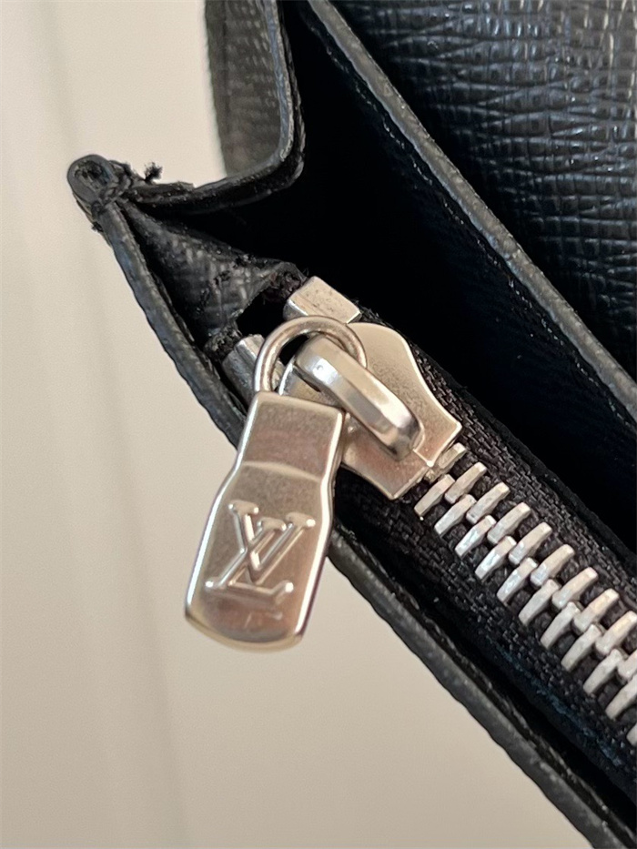 LOUIS VUITTON 루이비통 브라짜 장지갑 M66540 2024/신상