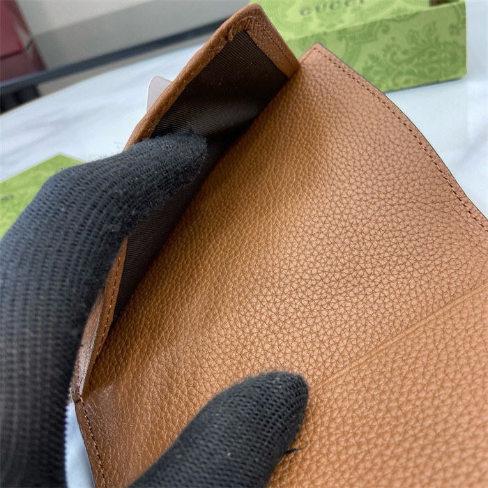 GUCCI 구찌 GG 여권 지갑 802025