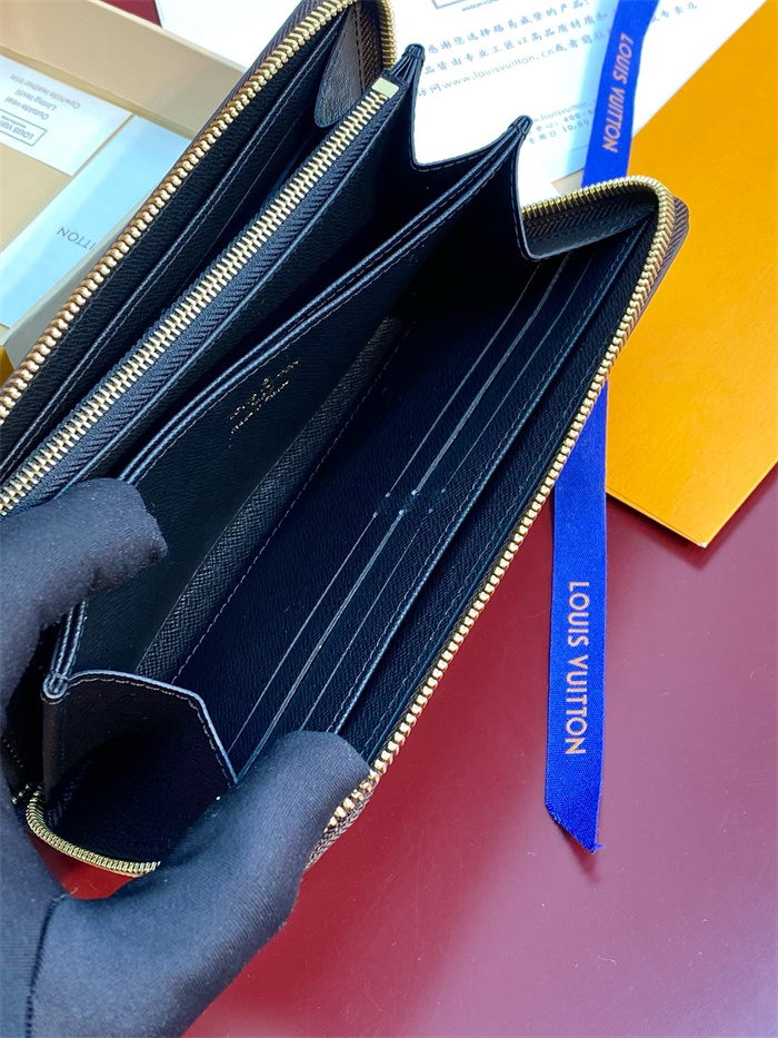 LOUIS VUITTON 루이비통 지피 장지갑 M82444 2024/신상