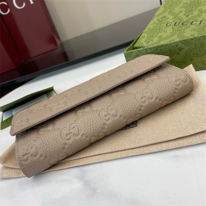 GUCCI 구찌 GG 엠블럼 장지갑 815922 2024/신상
