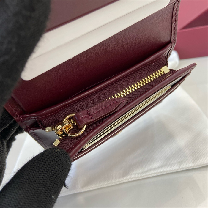 GUCCI 구찌 GG 디테일 미니 반지갑 818767 2024/신상