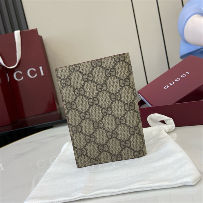 GUCCI 구찌 GG 디테일 여권지갑 810072 2024/신상