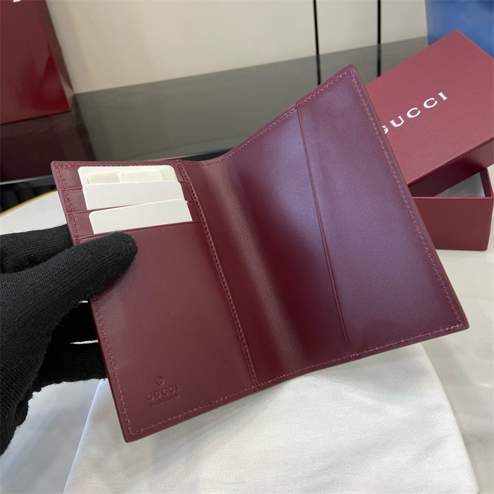 GUCCI 구찌 GG 디테일 여권지갑 810072 2024/신상