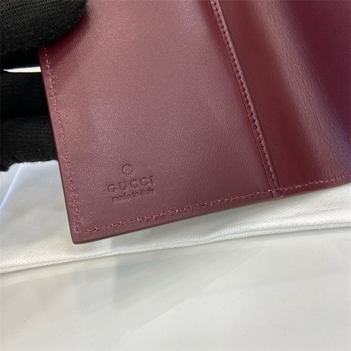 GUCCI 구찌 GG 디테일 여권지갑 810072 2024/신상