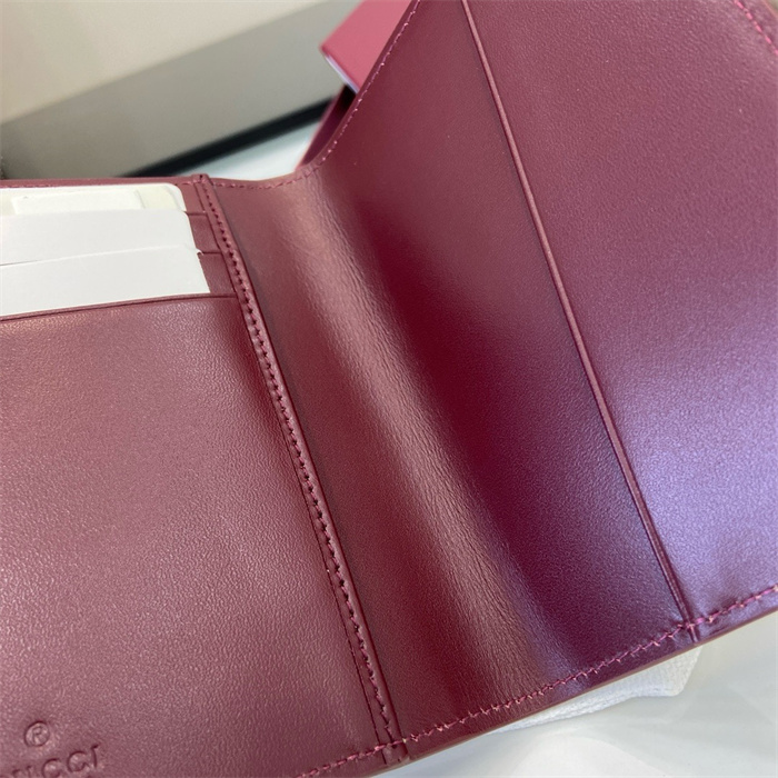 GUCCI 구찌 GG 디테일 여권지갑 810072 2024/신상