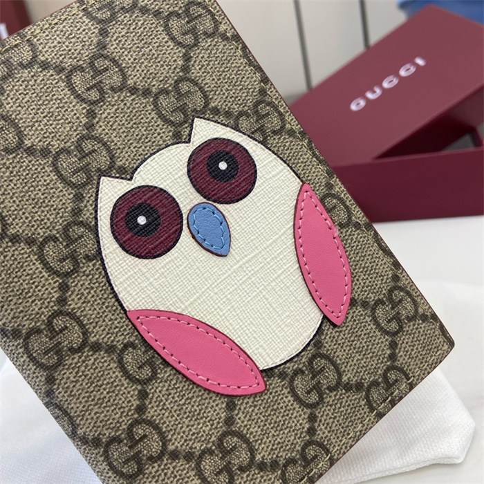 GUCCI 구찌 GG 디테일 여권지갑 810072 2024/신상