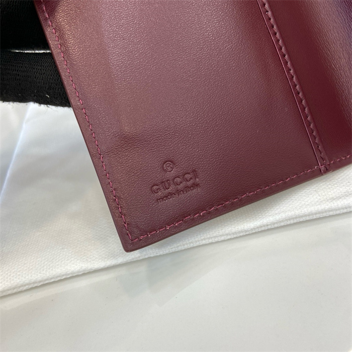 GUCCI 구찌 GG 디테일 여권지갑 810072 2024/신상