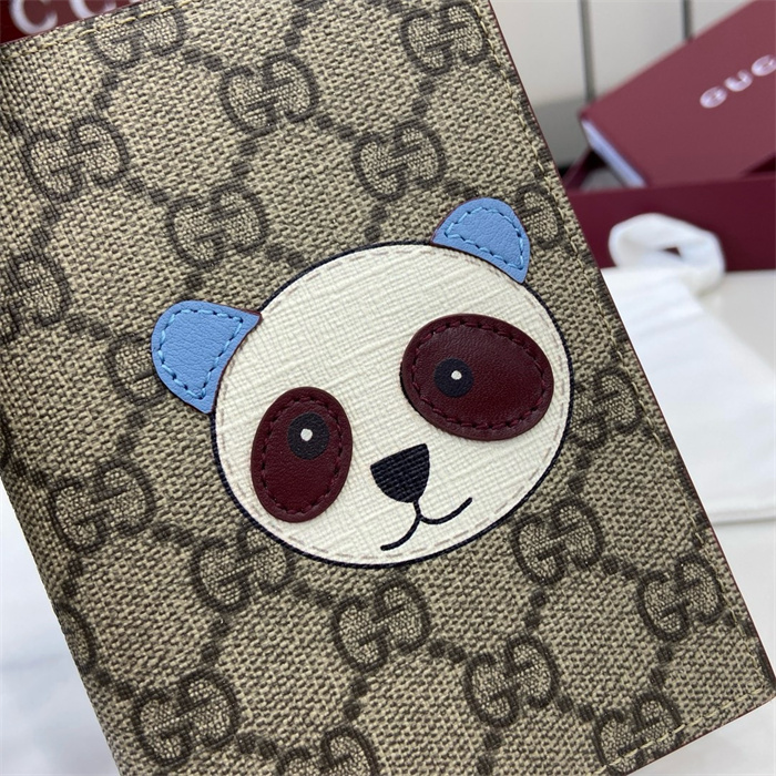 GUCCI 구찌 GG 디테일 여권지갑 810072 2024/신상