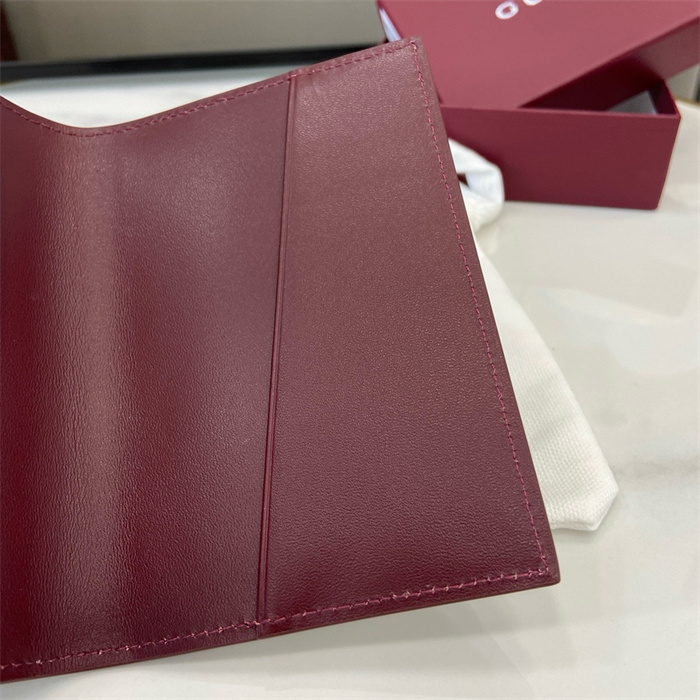 GUCCI 구찌 GG 디테일 여권지갑 810072 2024/신상