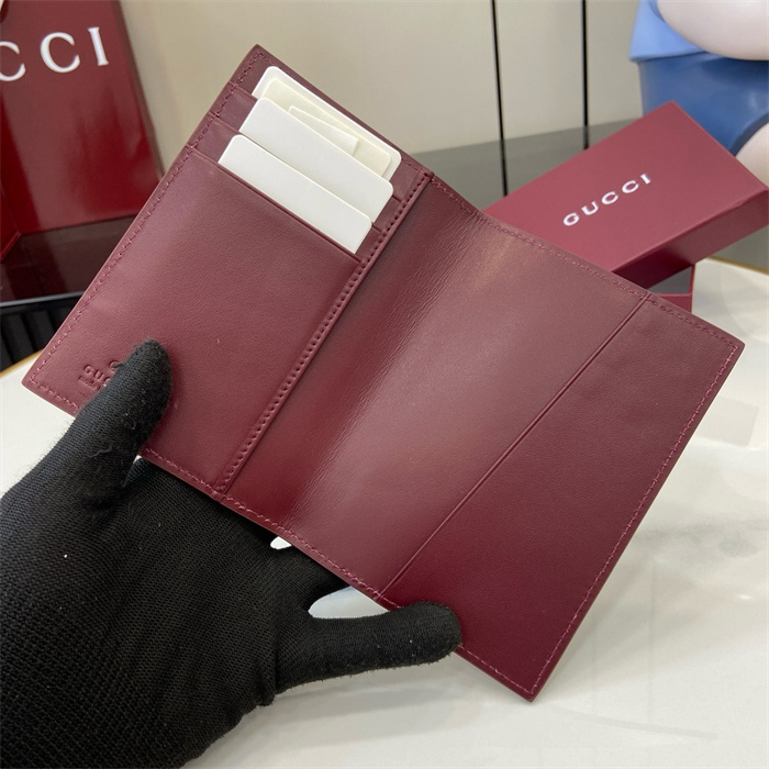 GUCCI 구찌 GG 디테일 여권지갑 810072 2024/신상