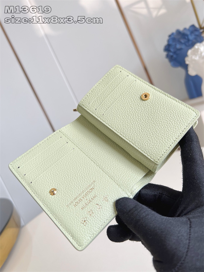 LOUIS VUITTON 루이비통 클레아 반지갑 M13619