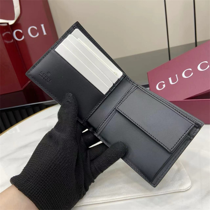 GUCCI 구찌 GG 엠블럼 반지갑 821201-2