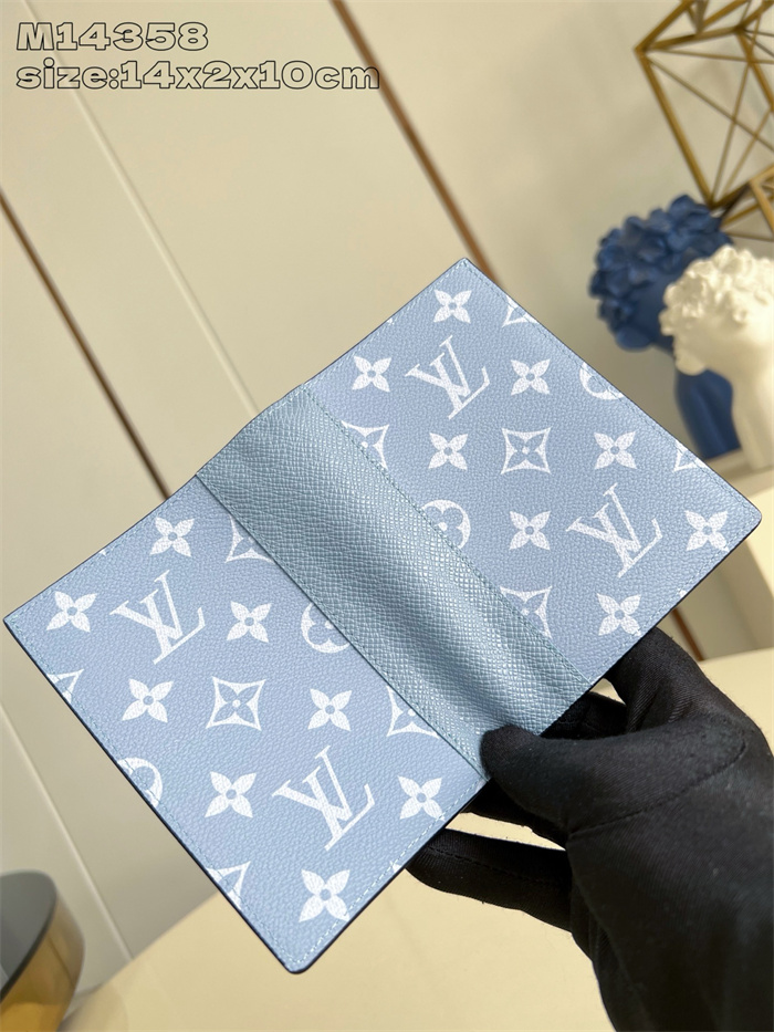 LOUIS VUITTON 루이비통 패스포트 여권지갑 M14358