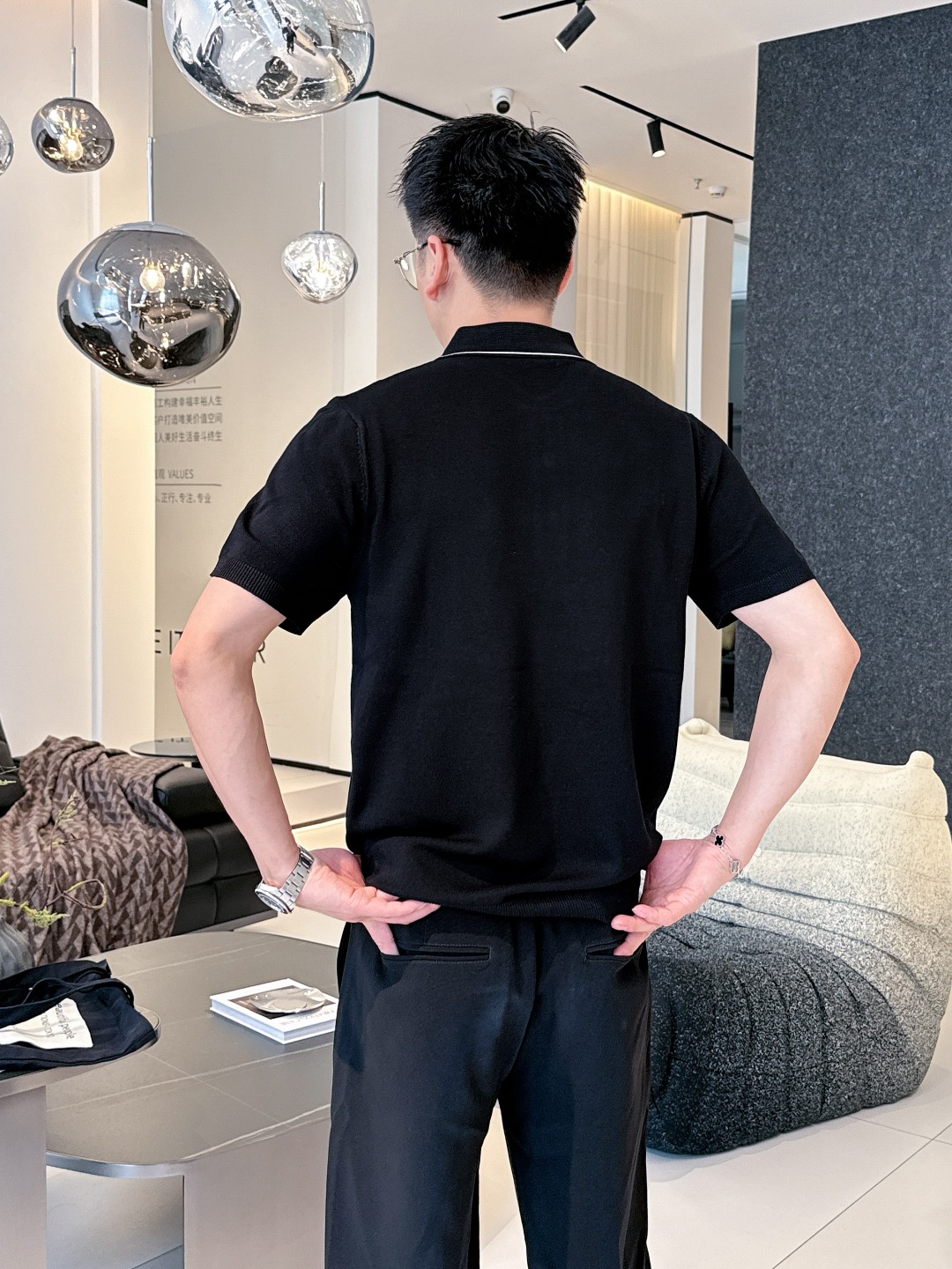 b.jpg